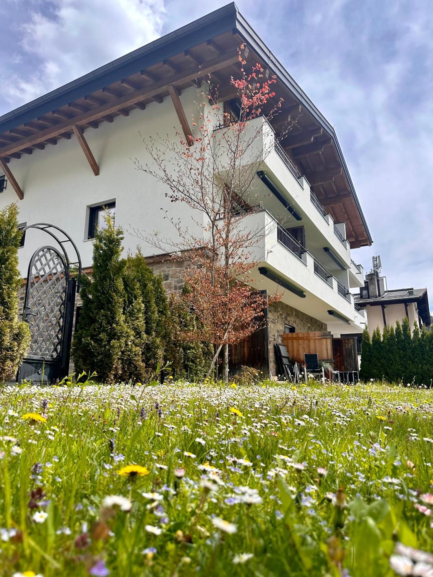 Aktiv Apartments Leutasch Exterior photo